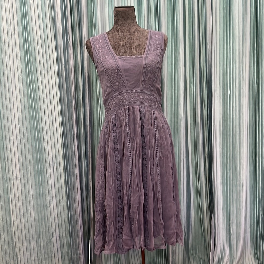 Sundance Gray Lace Embroidered Gauzy Sheer Lined Tank Crocheted Dress Elegant 8